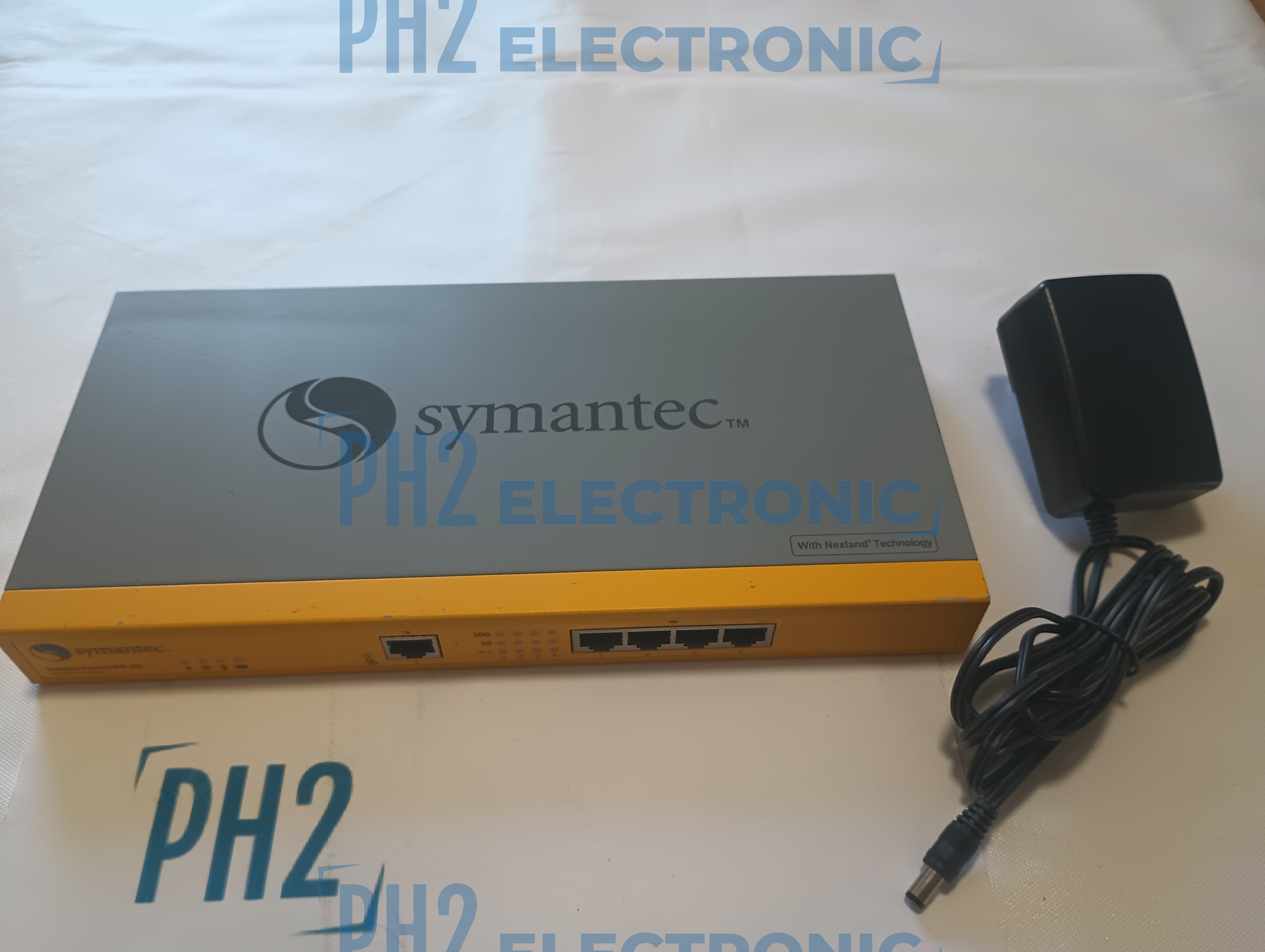 Symantec 16-95-00031 Firewall VPN Model 100 4 Port Router with ac Adapter
