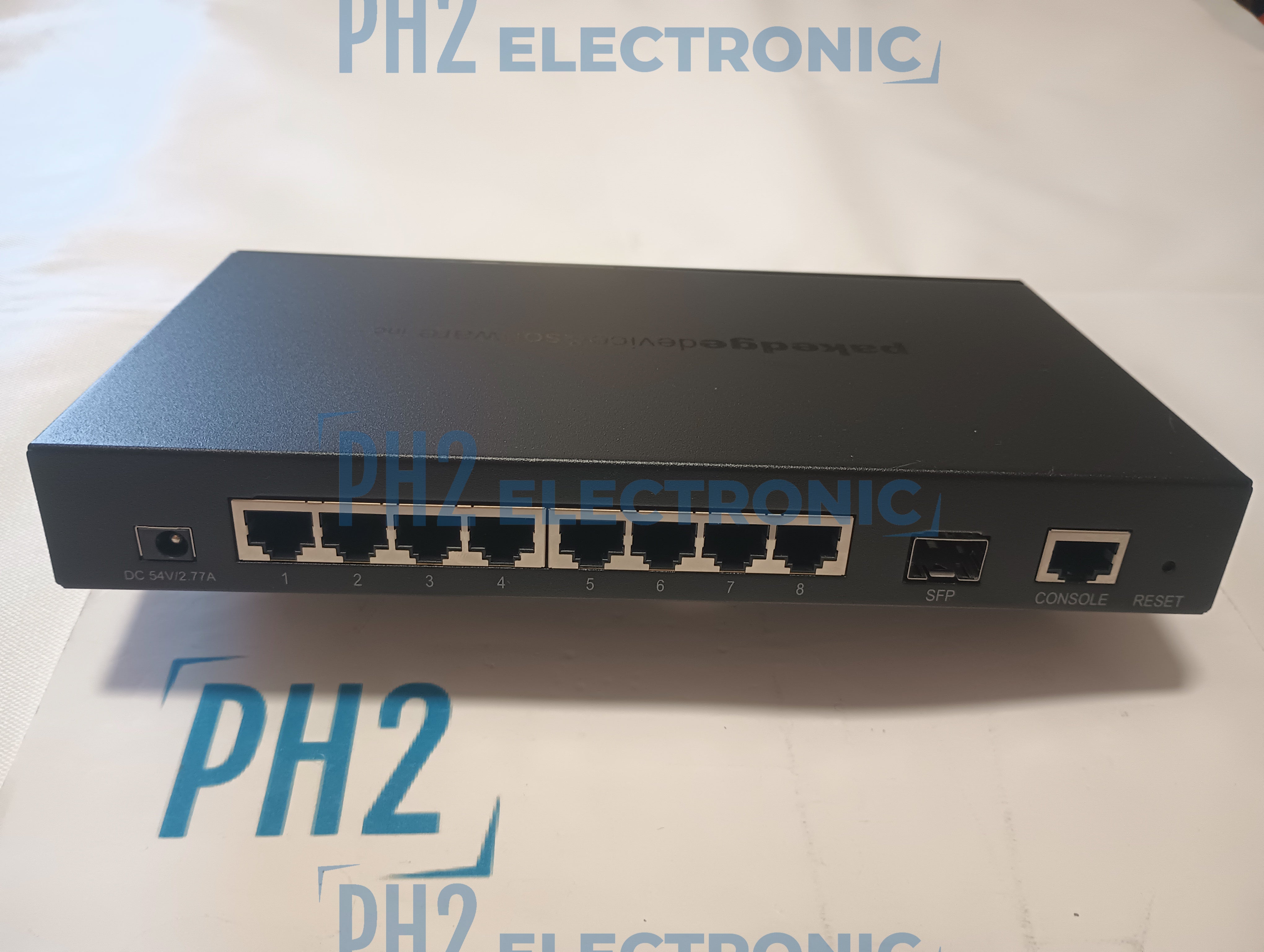 Pakedge	SX-8P			managed 8-Port gigabit Network switch POE+