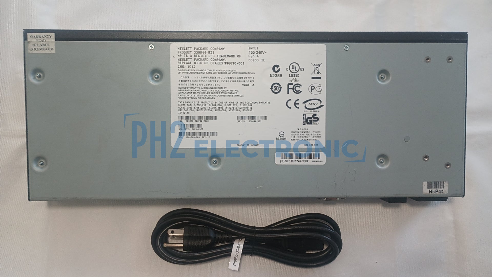 HPE	336044-B21		396630-001	EO1013 KVM CAT5 0X1X8 SERVER CONSOLE SWITCH 620-500-501 520-343-509